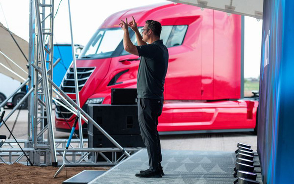 Hãng Xe Điện Mới Nổi Có Vốn Hóa Cao Hơn Cả Ford